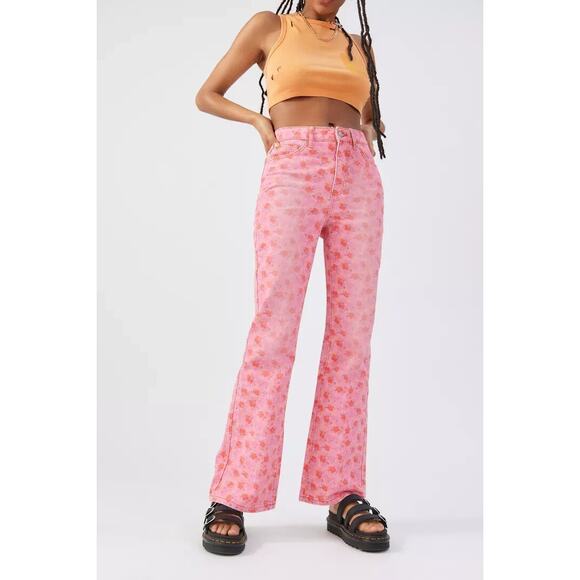 NEW BDG Urban Outfitters High-Rise Flare Denim in Pink/Rose Floral NWT - Size 24 - Picture 2 of 10